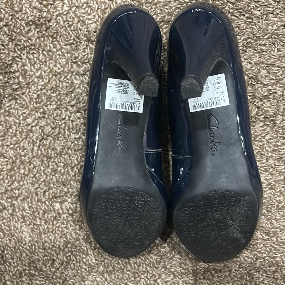 Navy Blue Pumps - Picture 6 of 8